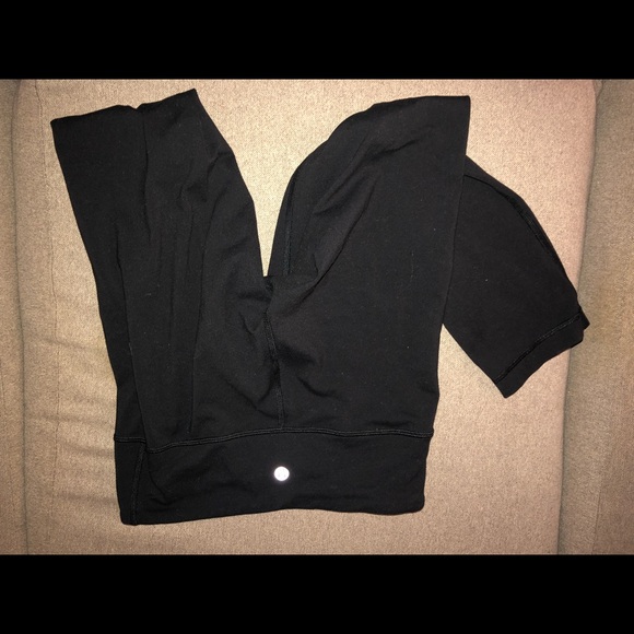 Lululemon pants 4 - Picture 2 of 5